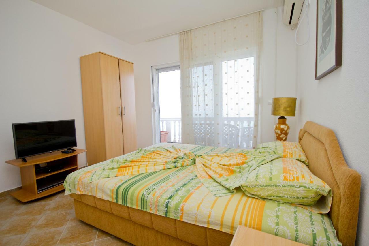 Apartments Dora Dobra Voda Esterno foto